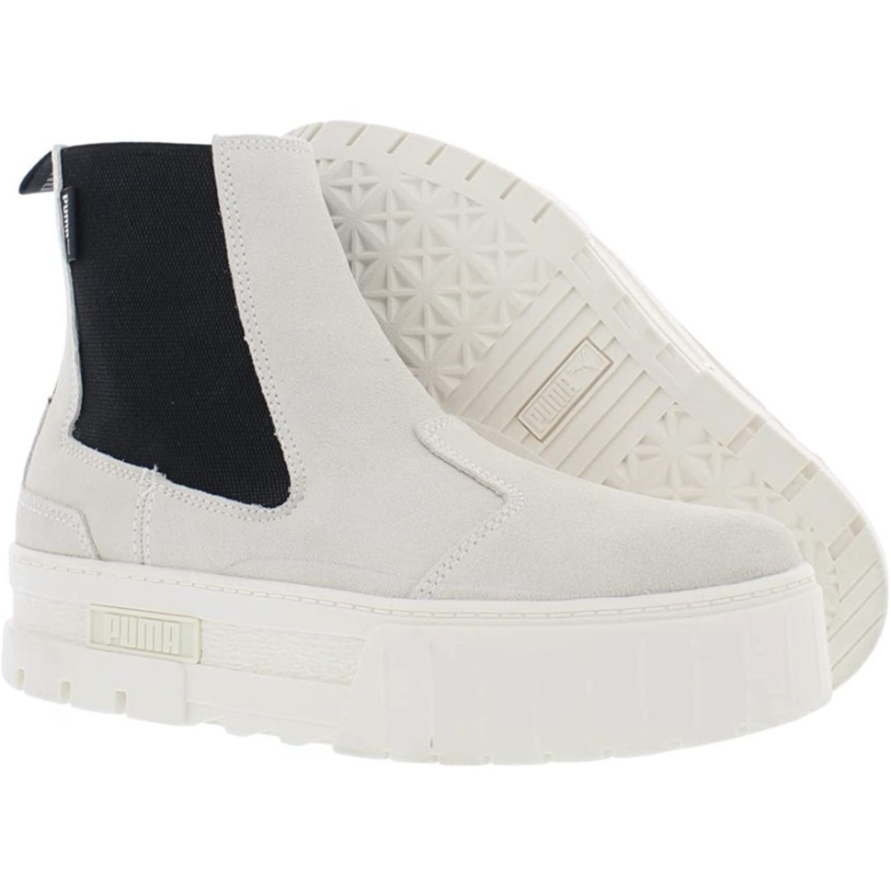 White puma boots